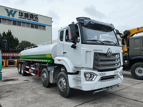 HOWO NX 8X4 WATER SPRINKLER TANK TRUCK-5