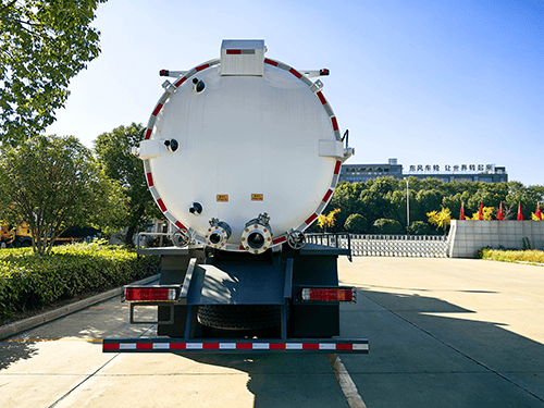 HOWO TANK TRUCK WITH VACUUM PUMP-11