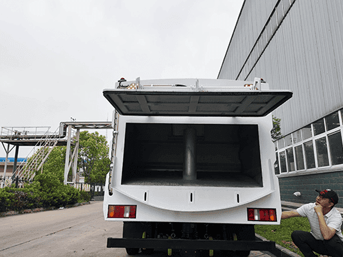 ROAD SWEEPER TRUCK FOR ROAD CLEANING-4