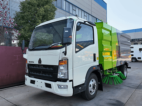 CAMIÓN BARREDORA CON CUBO DE POLVO Y DEPÓSITO DE AGUA-2