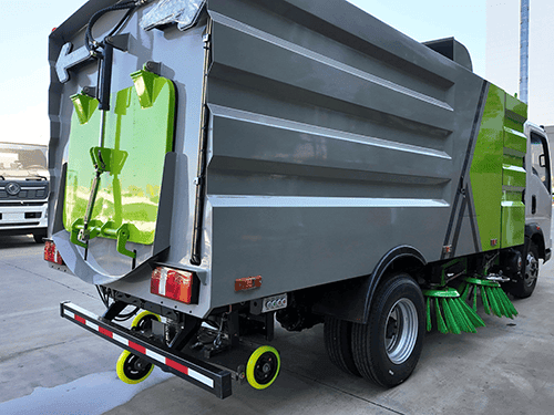 CAMIÓN BARREDOR CON CUBO DE POLVO Y DEPÓSITO DE AGUA-4