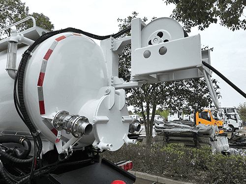 SINOTRUK HOWO JETTING AND VACUUM TANK TRUCK-10