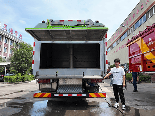 SINOTRUK HOWO SWEEPER TRUCK-26