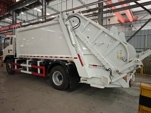 HOWO 4x2 6CBM Compactor Garbage Truck 4