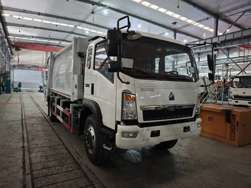 HOWO 4x2 6CBM Compactor Garbage Truck 6