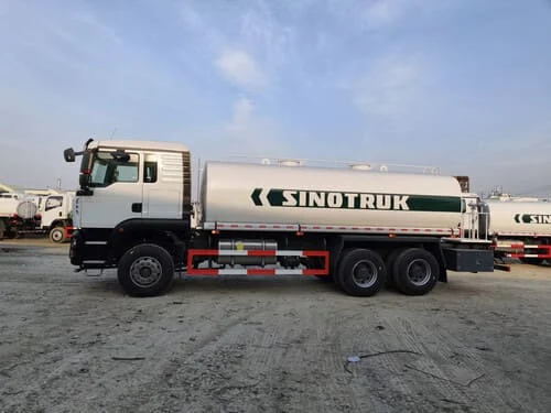 HOWO TX 6X4 20000 Liters Right Hand Drive Water Sprinkler Tank Truck 3