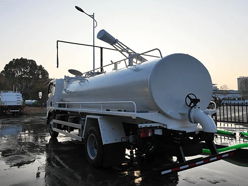 SINOTRUK HOWO 4X2 8000 Liters Fecal Suction Truck 4