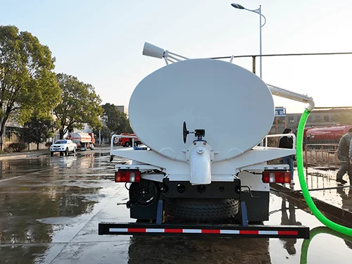 SINOTRUK HOWO 4X2 8000 Liters Fecal Suction Truck 5