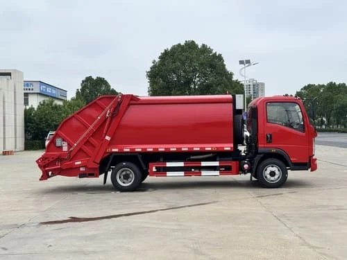 Brand New HOWO 4x2 5CBM Compactor Truck-1