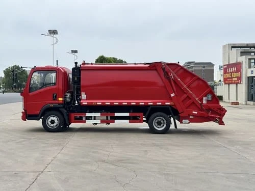 Brand New HOWO 4x2 5CBM Compactor Truck-5