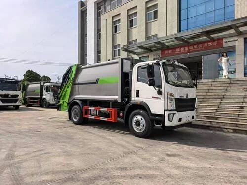 HOWO 4x2 8CBM Rear Loader Compactor Truck-2