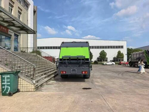 HOWO 4x2 8CBM Rear Loader Compactor Truck-5