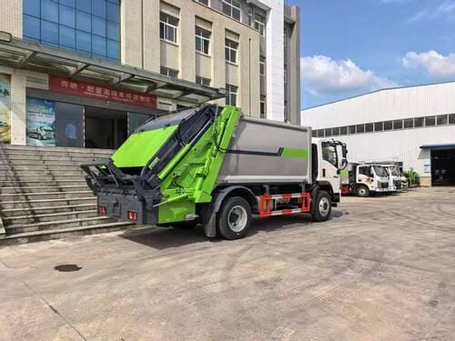 HOWO 4x2 8CBM Rear Loader Compactor Truck-6