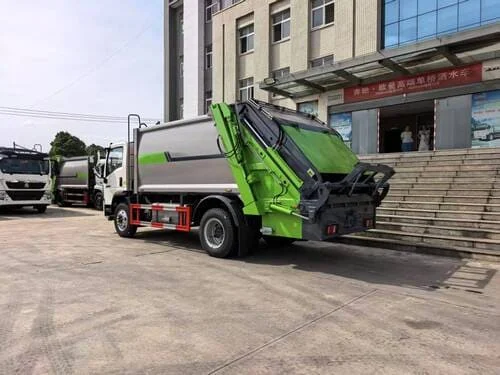 HOWO 4x2 8CBM Rear Loader Compactor Truck-7