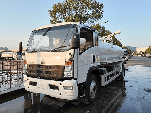 SINOTRUK HOWO 4X2 8000 Liters Fecal Suction Truck-12