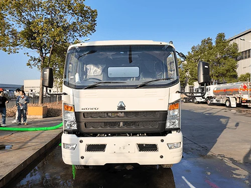 SINOTRUK HOWO 4X2 8000 Liters Fecal Suction Truck-3